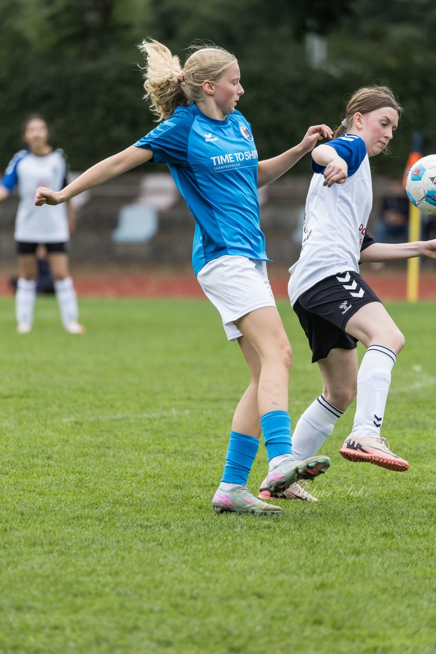 Bild 404 - wBJ VfL Pinneberg - Germania Schnelsen : Ergebnis: 15:1